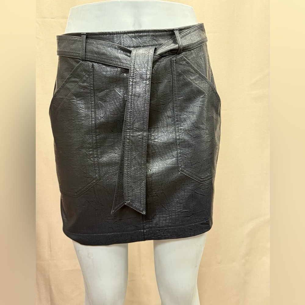 Shinestar Black Textured Faux Leather Skirt Crocodile Patern